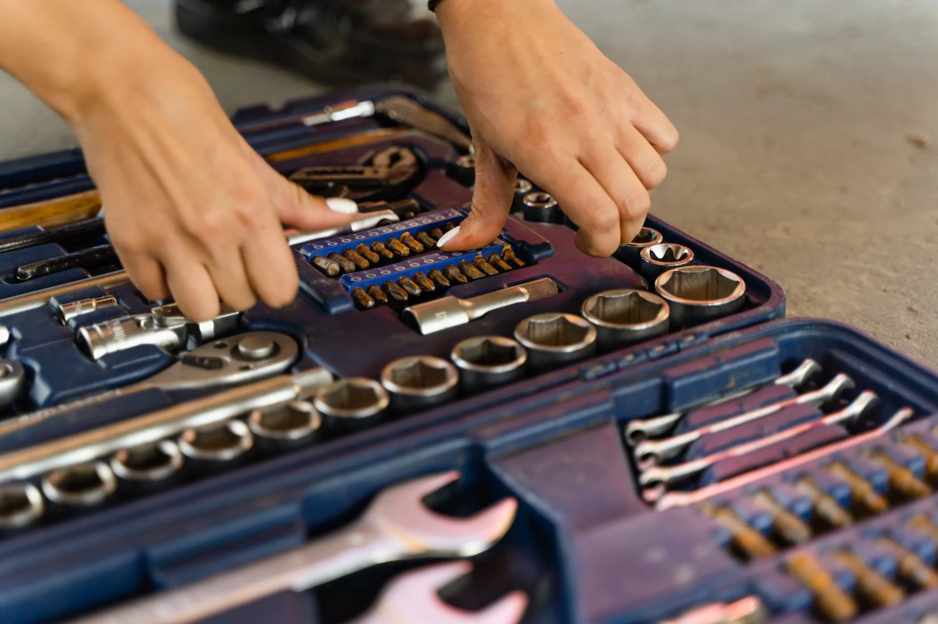 Appliance Repair professional at work in Mobile, AL